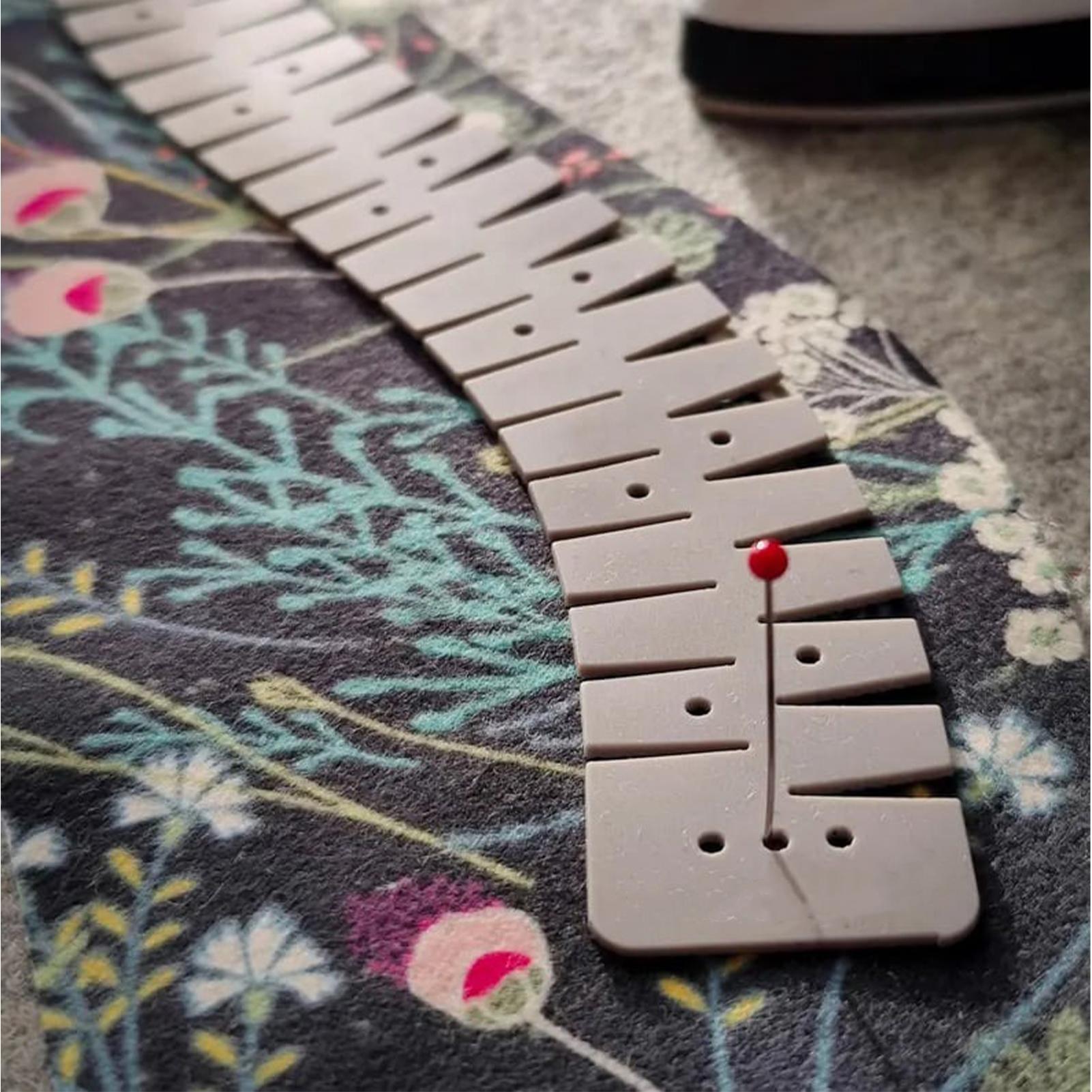Silicone Hemming Ruler With Ma - Sewing Necessities avaliação e preço